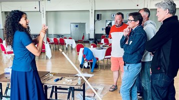 Cefas Scientist explains fish tagging to skippers