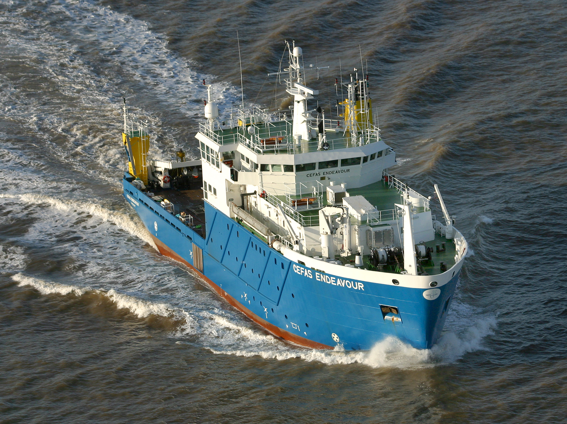 Image of the research vessel Cefas Endeavour sailing